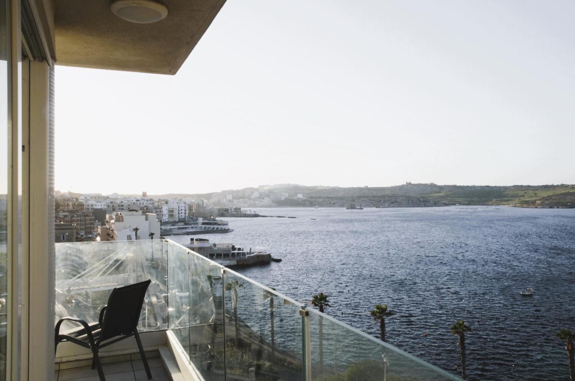 New Seafront Apartment - Spectacular Views St. Paul's Bay Exterior photo